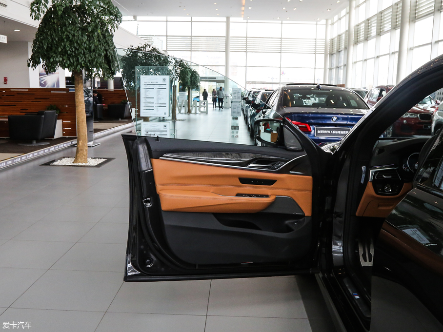 2018R6ϵGT 630i M\b