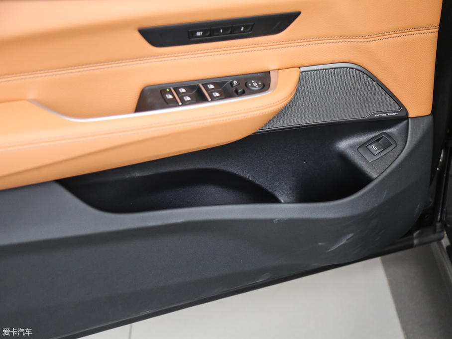 2018R6ϵGT 630i M\b