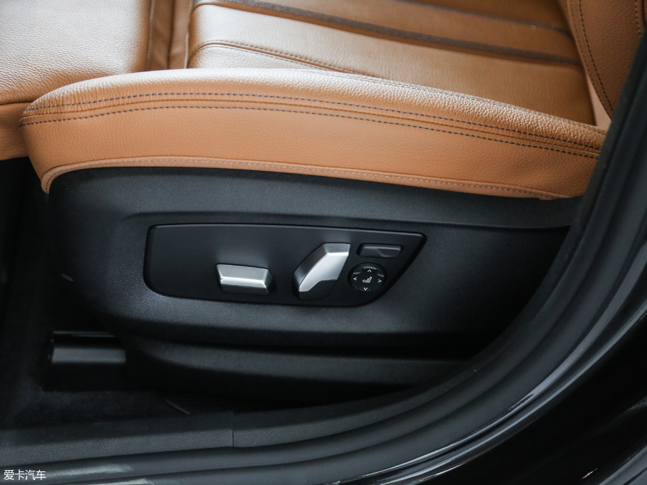 2018R6ϵGT 630i M\b