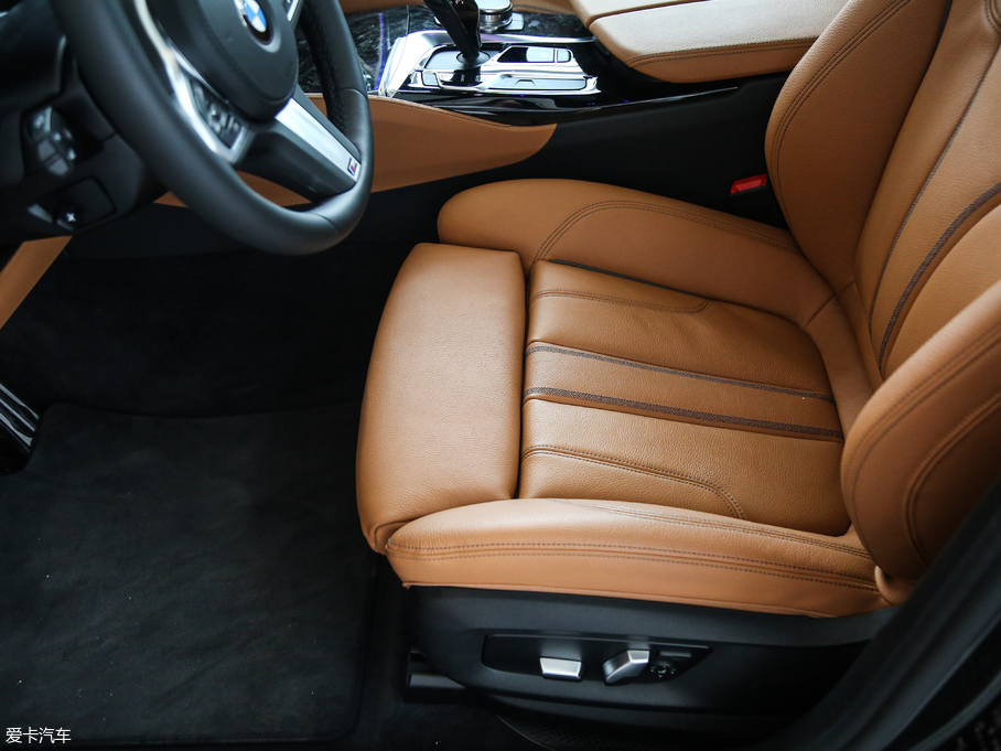 2018R6ϵGT 630i M\b