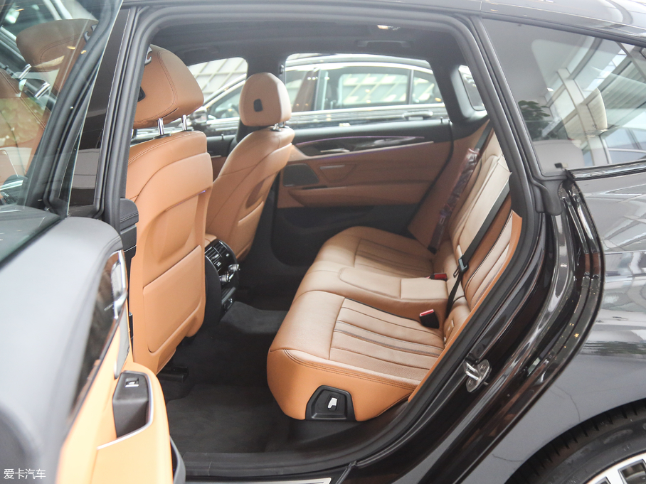 2018R6ϵGT 630i M\b