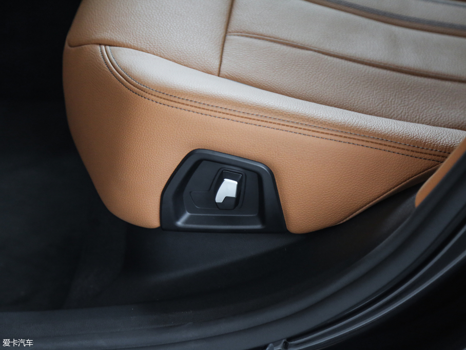 2018R6ϵGT 630i M\b