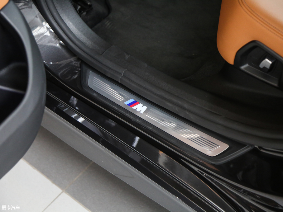 2018R6ϵGT 630i M\b