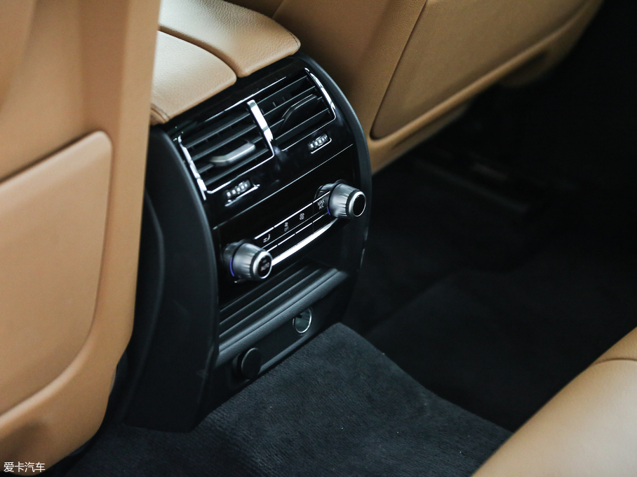 2018R6ϵGT 630i M\b