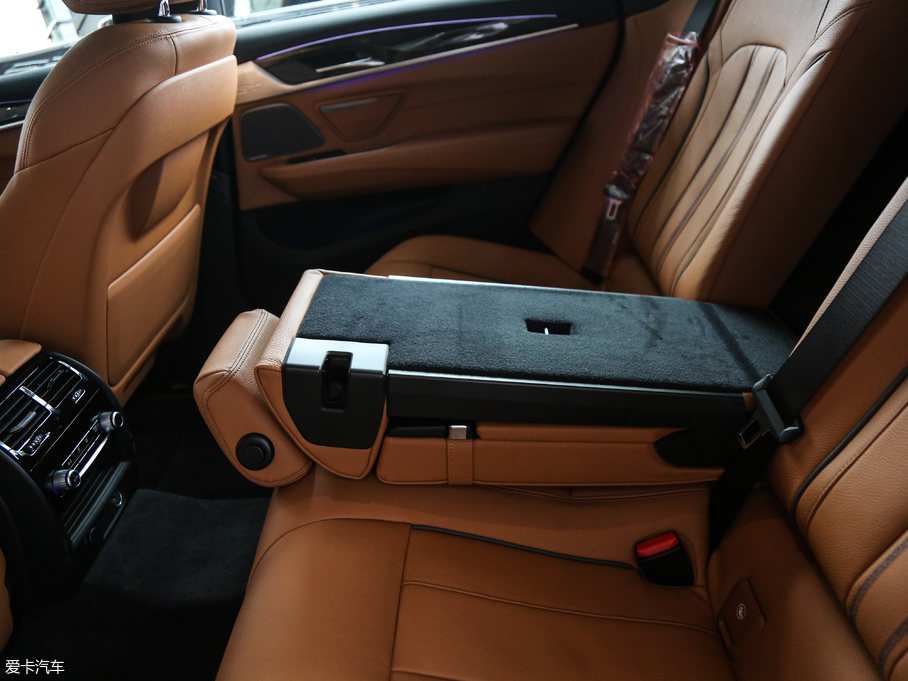 2018R6ϵGT 630i M\b