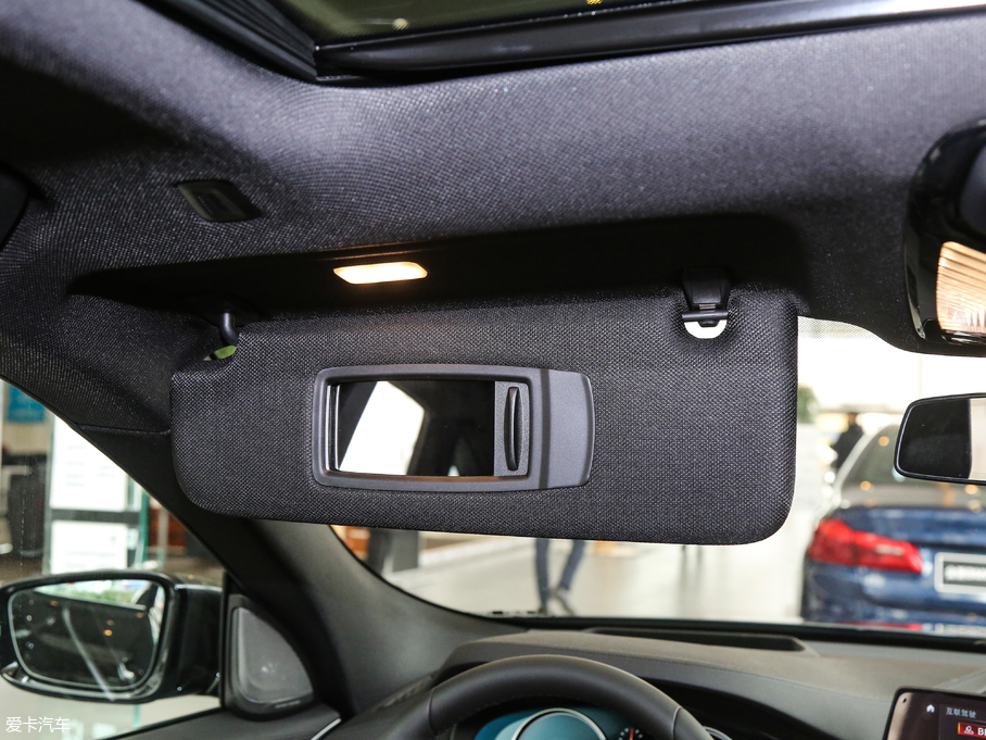 2018R6ϵGT 630i M\b