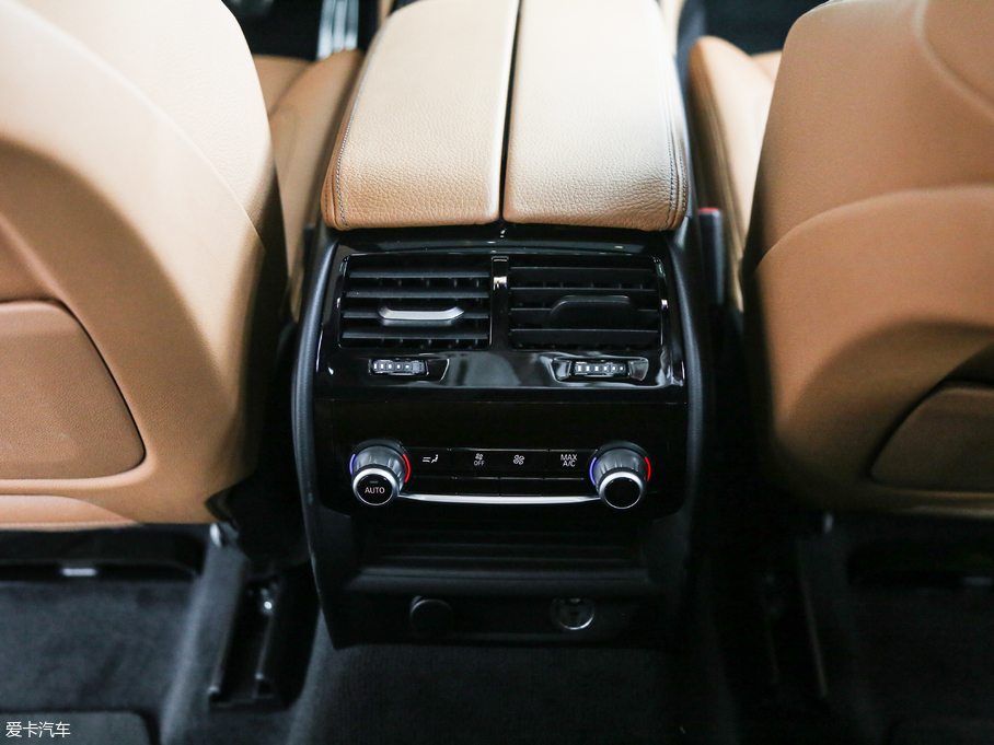 2018R6ϵGT 630i M\b