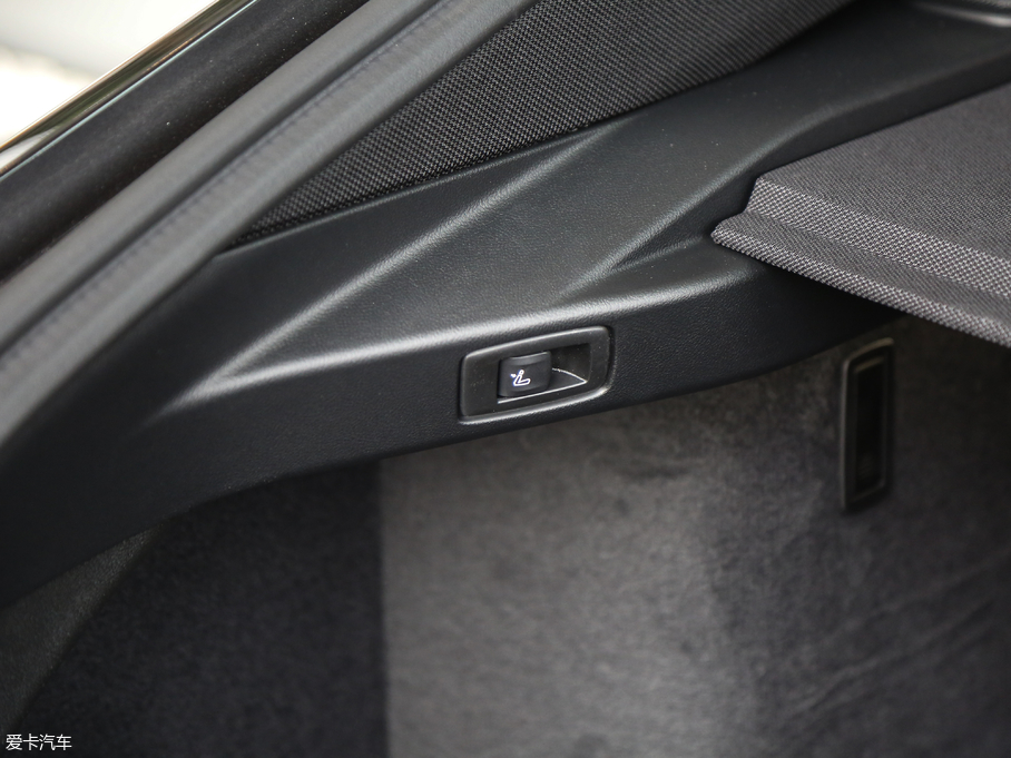 2018R6ϵGT 630i M\b