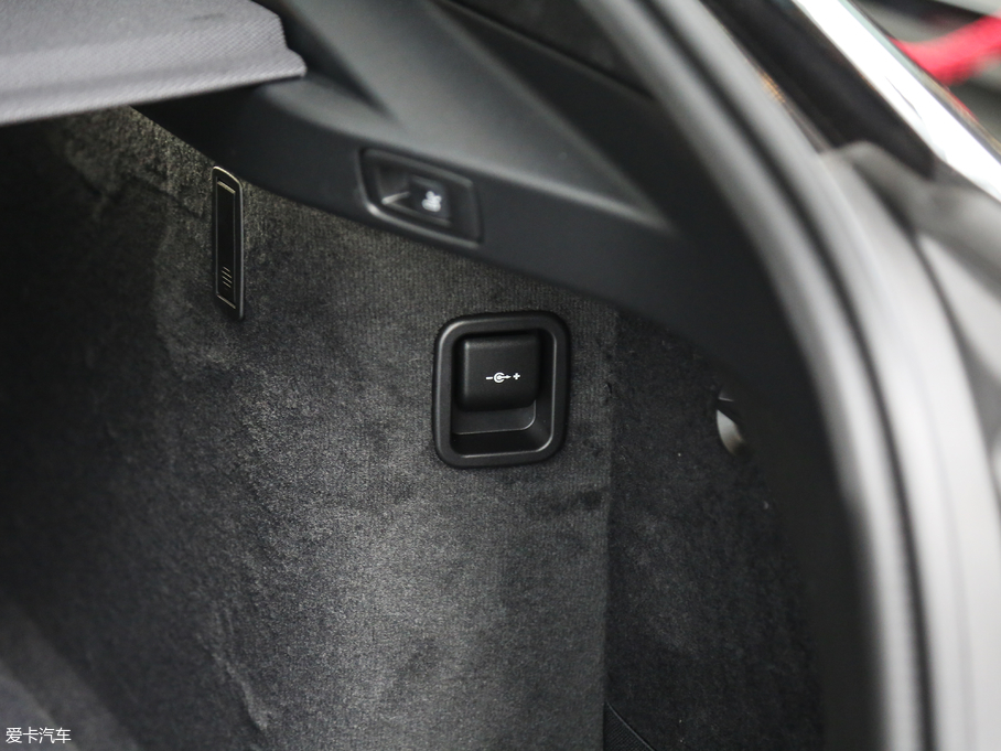 2018R6ϵGT 630i M\b