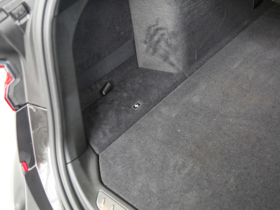 2018R6ϵGT 630i M\b