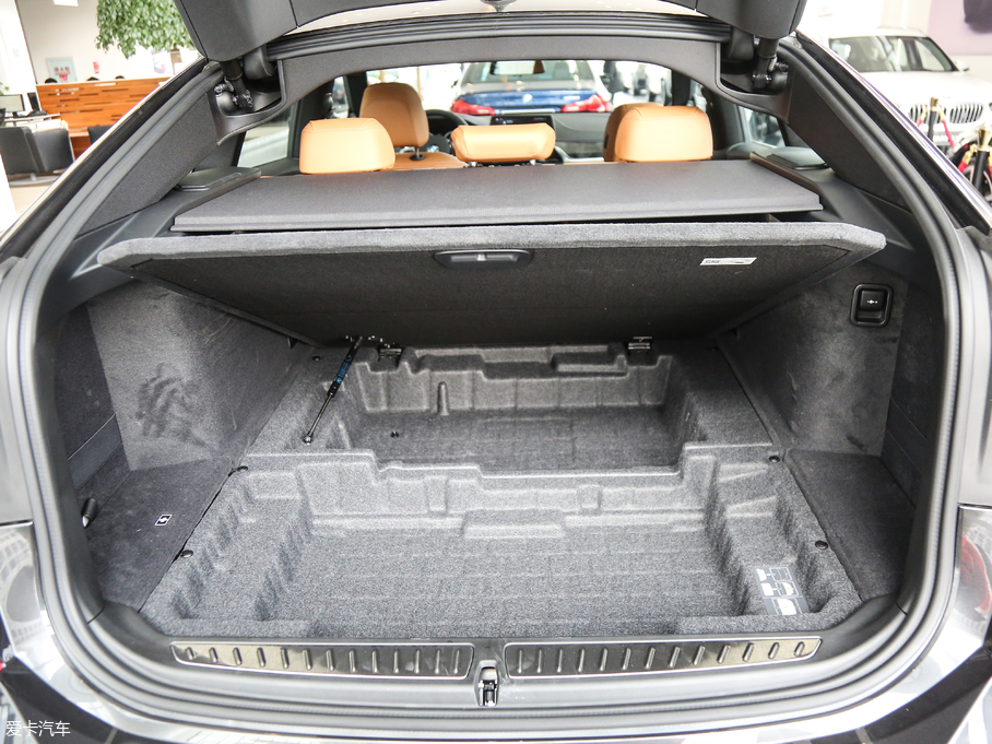 2018R6ϵGT 630i M\b