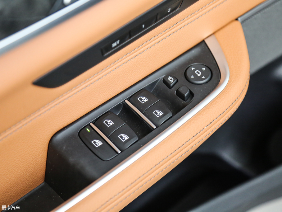 2018R6ϵGT 630i M\b