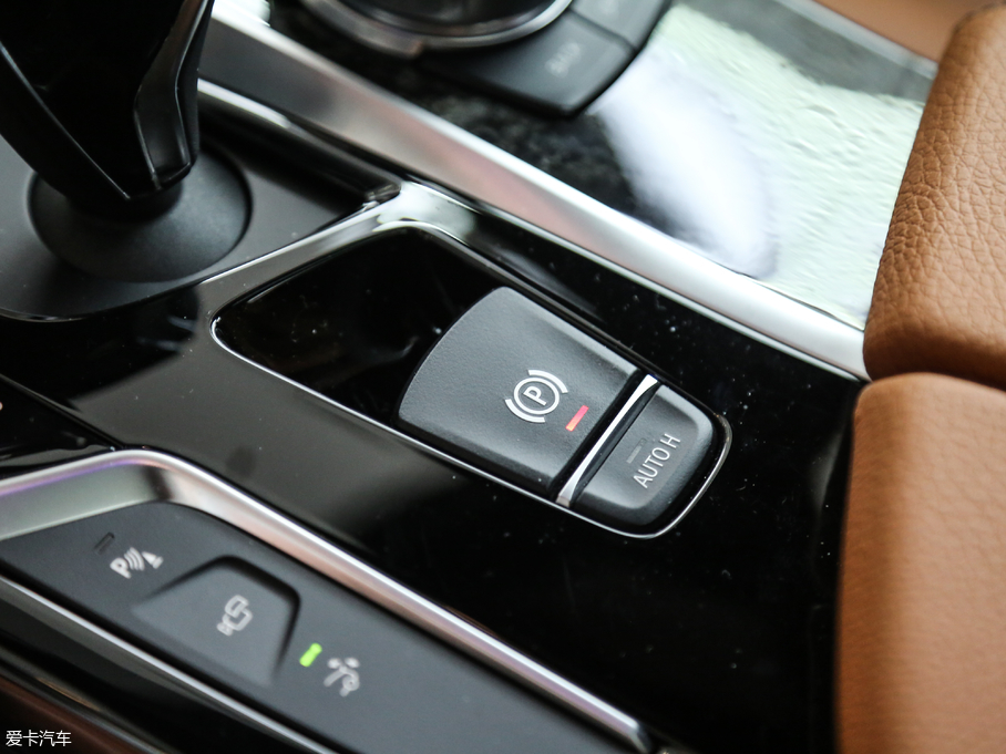 2018R6ϵGT 630i M\b