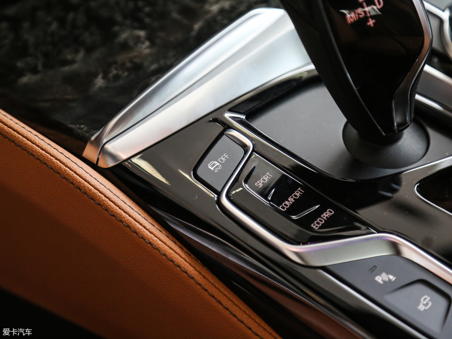 2018R6ϵGT 630i M\b