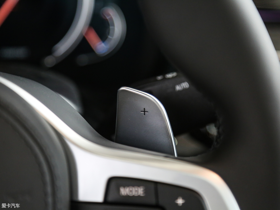 2018R6ϵGT 630i M\b