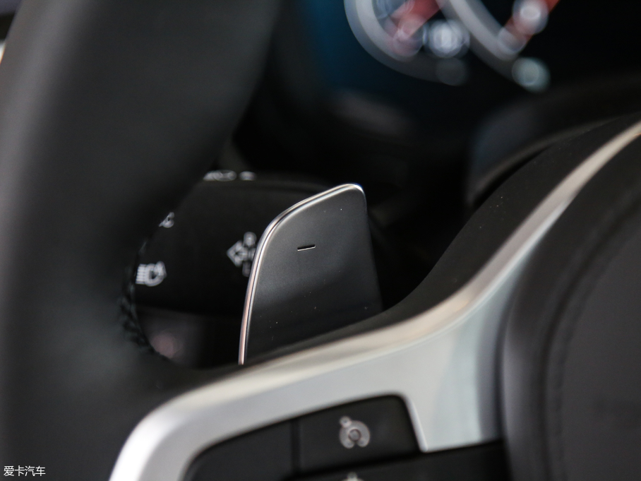 2018R6ϵGT 630i M\b