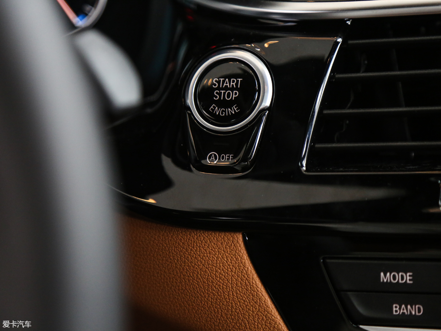 2018R6ϵGT 630i M\b