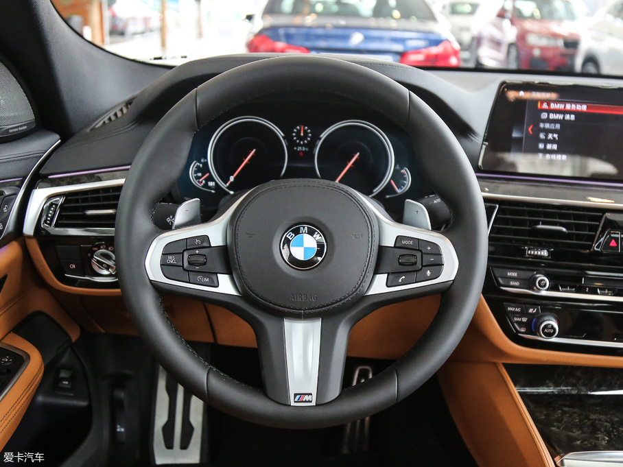 2018R6ϵGT 630i M\b