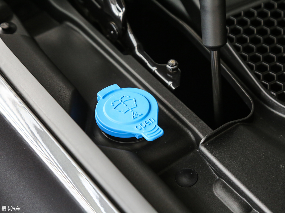 2018R6ϵGT 630i M\b