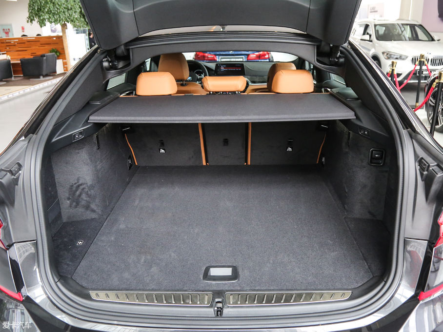 2018R6ϵGT 630i M\b