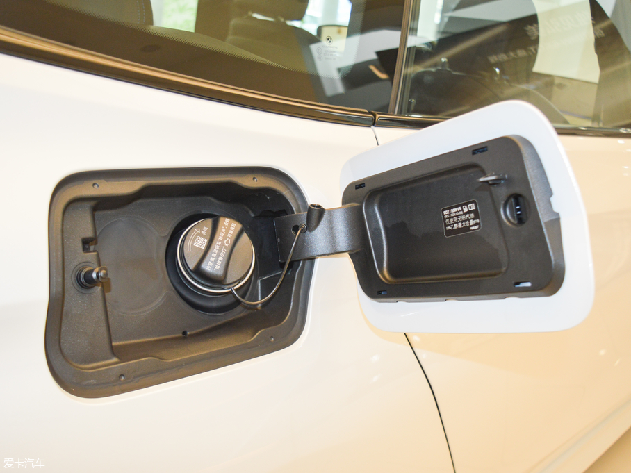 2018R6ϵGT 630i M\b