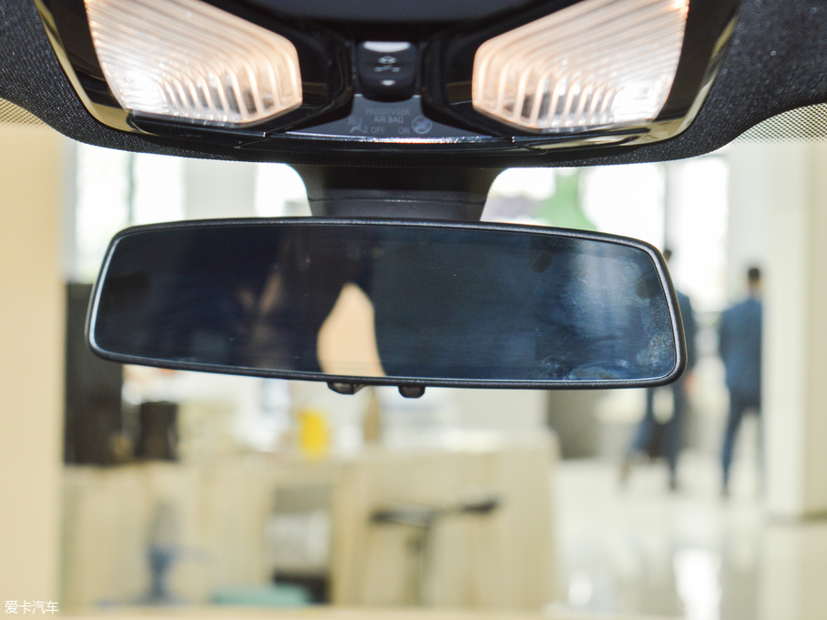 2018R6ϵGT 630i M\b