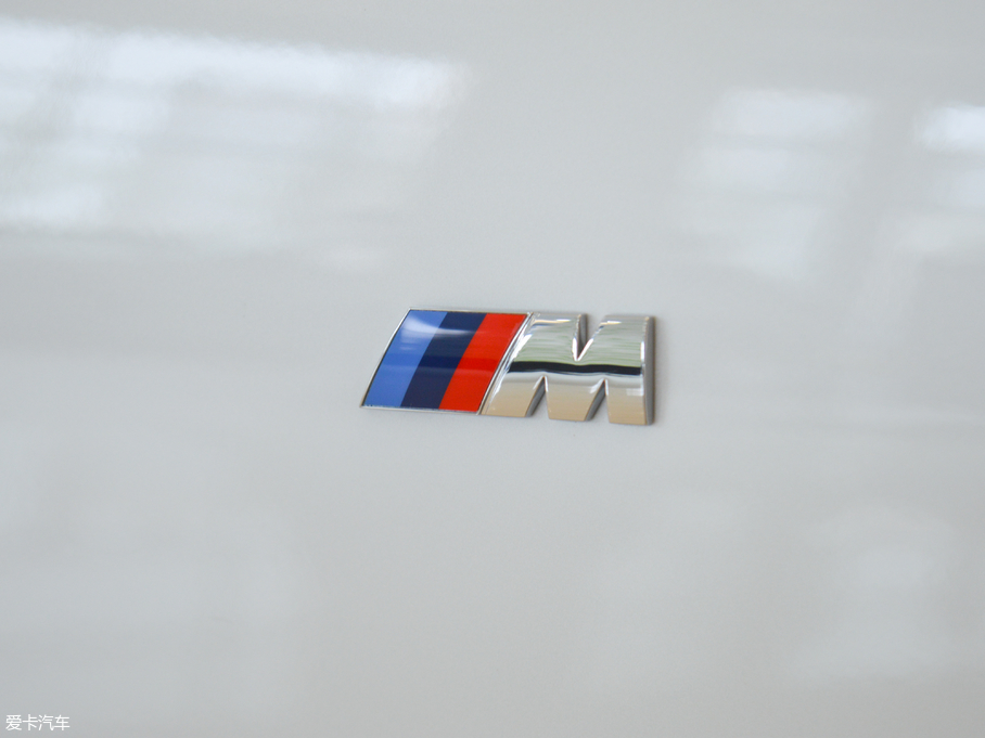 2018R6ϵGT 630i M\b