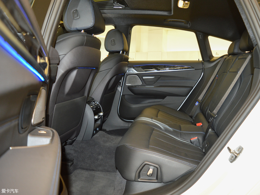 2018R6ϵGT 630i M\b