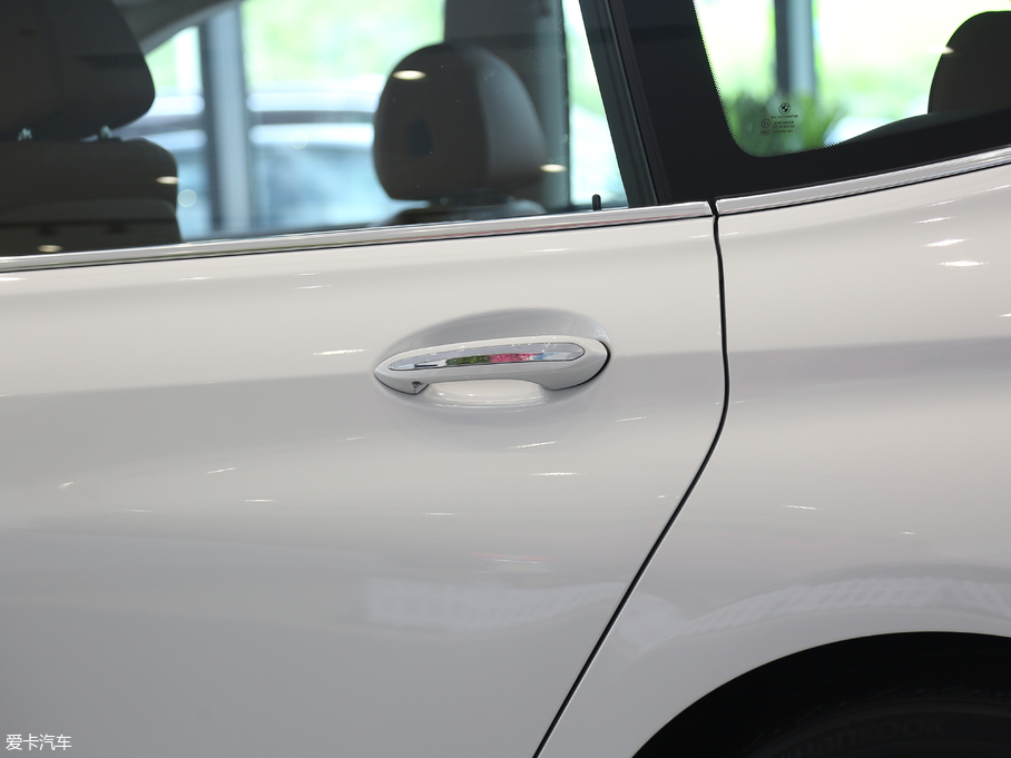 2018R6ϵGT 630i AOӋb