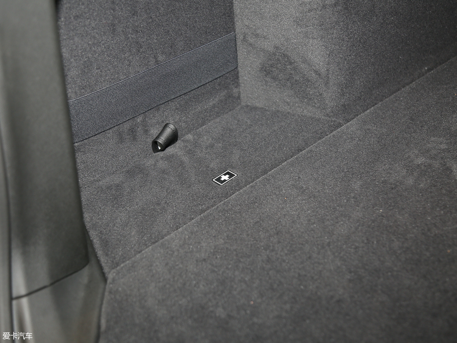 2018R6ϵGT 630i AOӋb