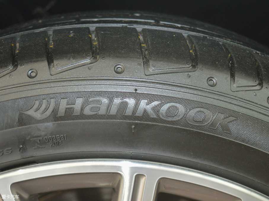 2018R6ϵGT 630i AOӋb