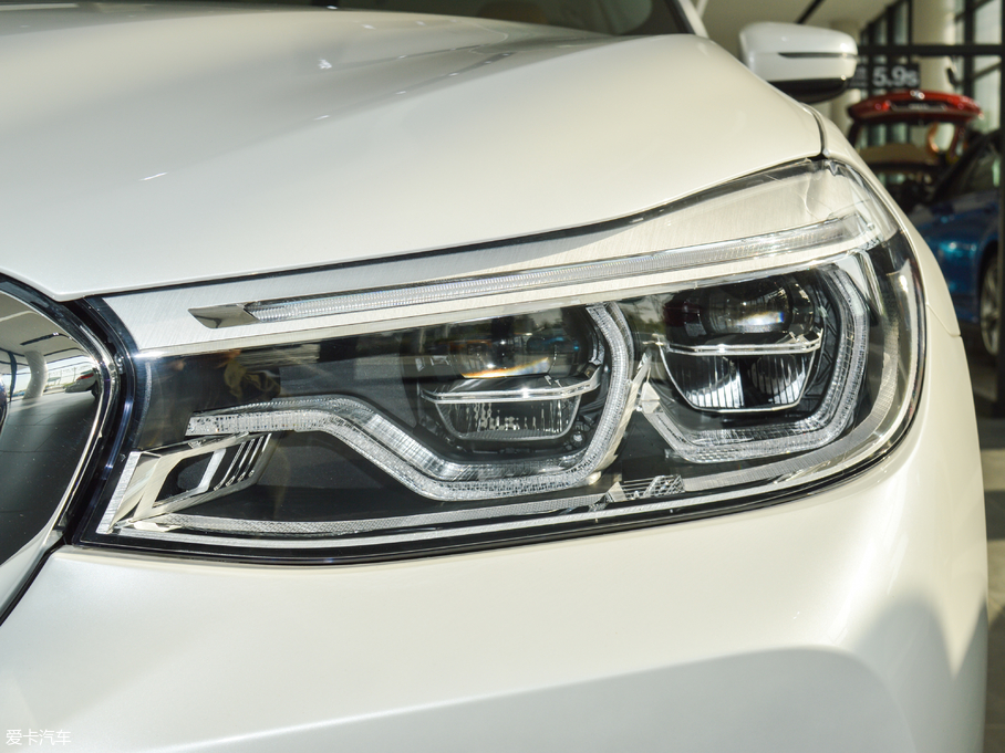 2018R6ϵGT 630i AOӋb