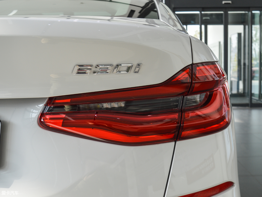 2018R6ϵGT 630i AOӋb