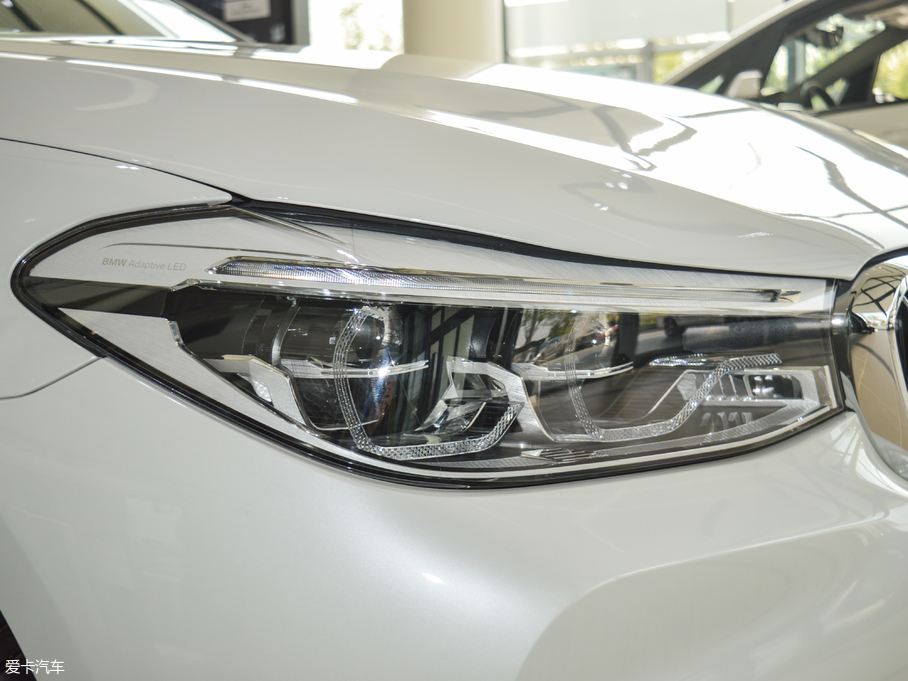 2018R6ϵGT 630i AOӋb