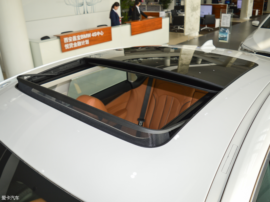 2018R6ϵGT 630i AOӋb