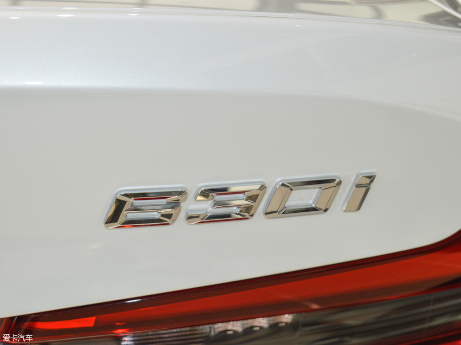 2018R6ϵGT 630i AOӋb