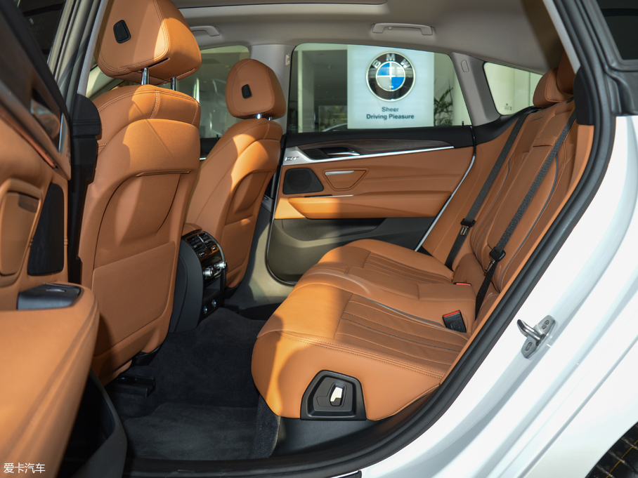 2018R6ϵGT 630i AOӋb