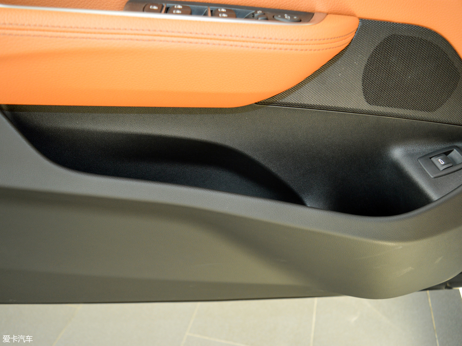 2018R6ϵGT 630i AOӋb