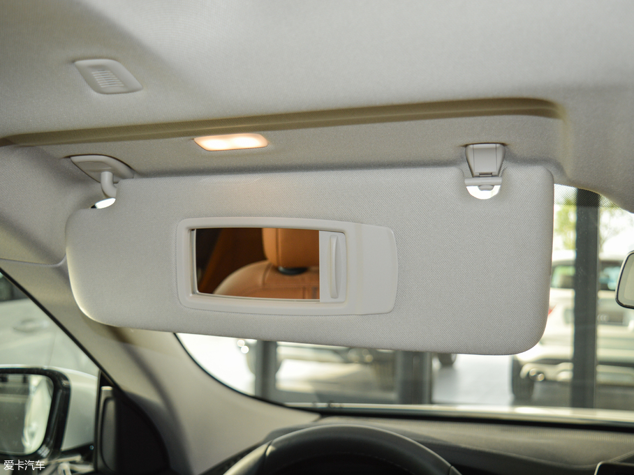 2018R6ϵGT 630i AOӋb