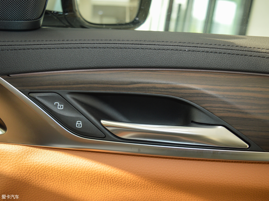 2018R6ϵGT 630i AOӋb