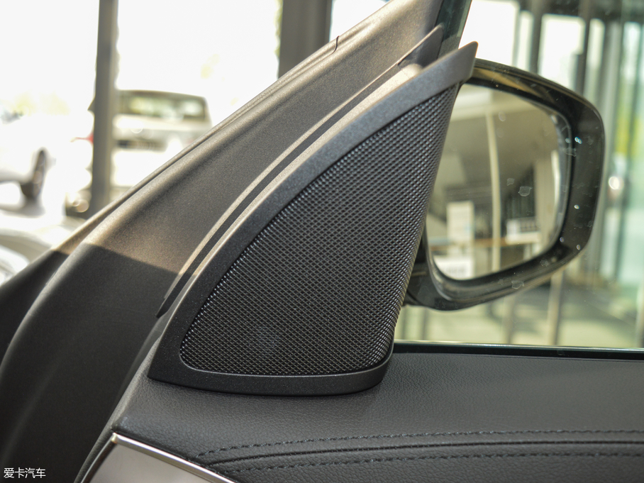 2018R6ϵGT 630i AOӋb