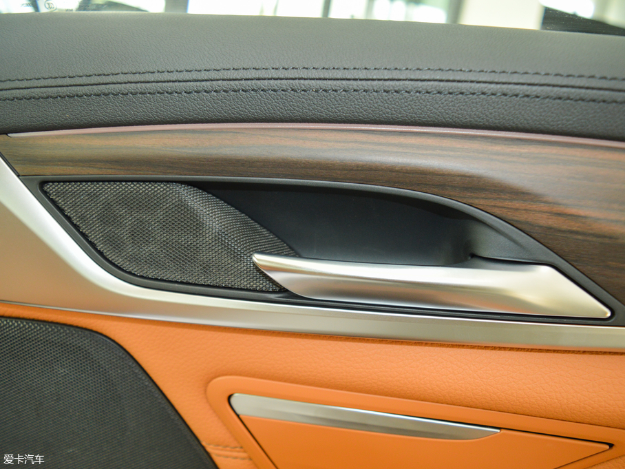 2018R6ϵGT 630i AOӋb