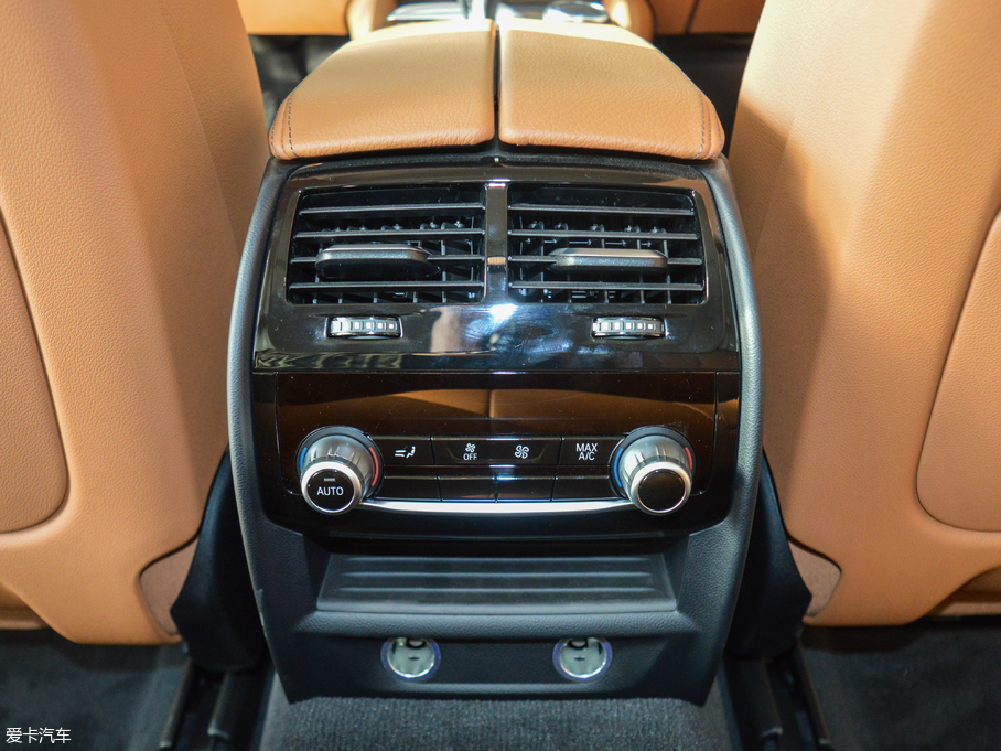 2018R6ϵGT 630i AOӋb