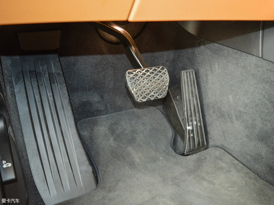 2018R6ϵGT 630i AO(sh)Ӌb