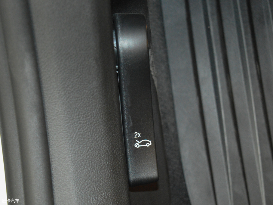 2018R6ϵGT 630i AOӋb