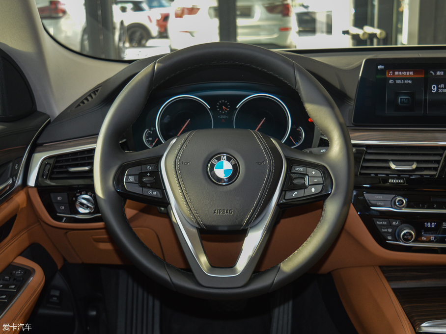 2018R6ϵGT 630i AOӋb