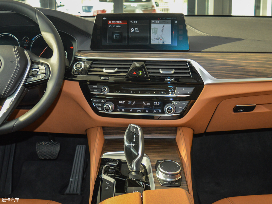 2018R6ϵGT 630i AOӋb