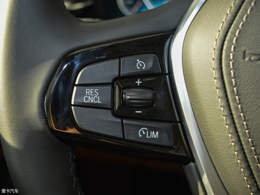 2018R6ϵGT 630i AOӋb