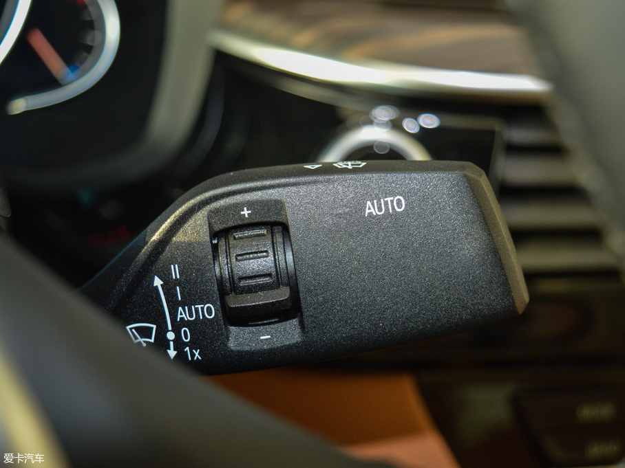 2018R6ϵGT 630i AOӋb