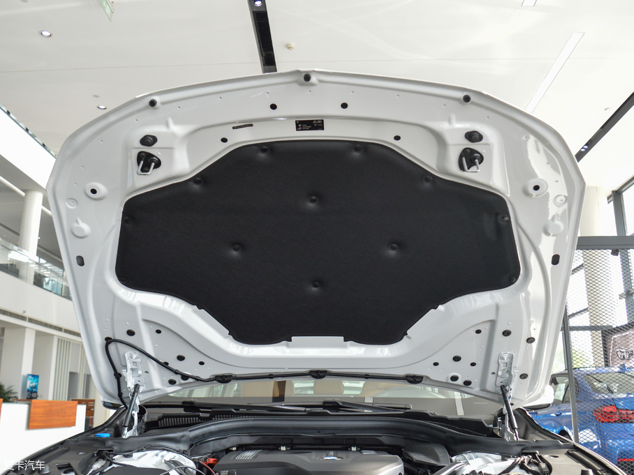 2018R6ϵGT 630i AOӋb